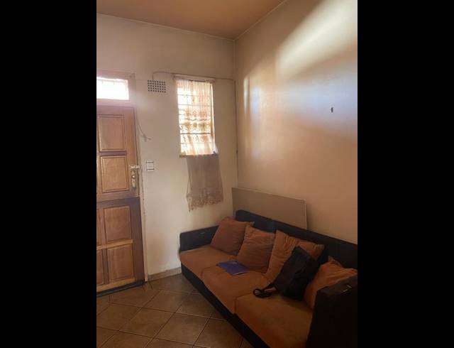 1 BEDROOM APARTMENT FOR SALE IN PRIMROSE